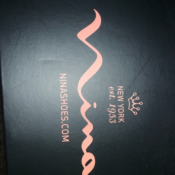 Heel shoes - Picture 1 of 4